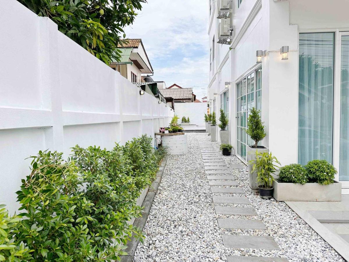 The White House Rachamankha เดอะ ไวท์เฮ้าส์ ราชมรรคา Hostel Chiang Mai Ngoại thất bức ảnh