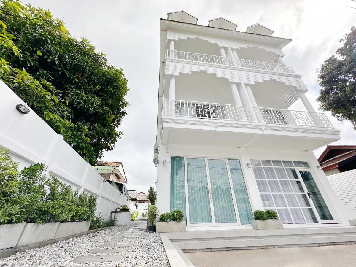 The White House Rachamankha เดอะ ไวท์เฮ้าส์ ราชมรรคา Hostel Chiang Mai Ngoại thất bức ảnh