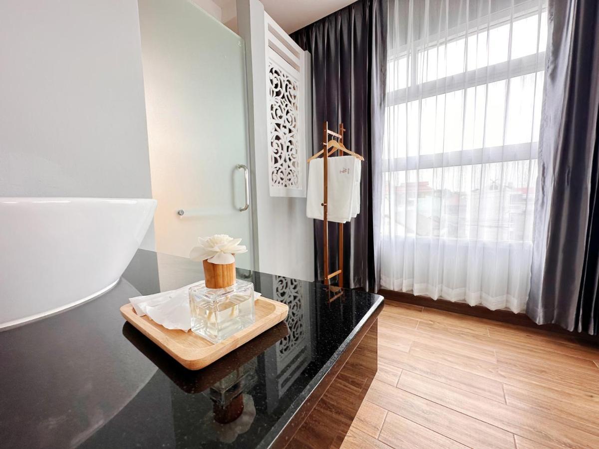The White House Rachamankha เดอะ ไวท์เฮ้าส์ ราชมรรคา Hostel Chiang Mai Ngoại thất bức ảnh