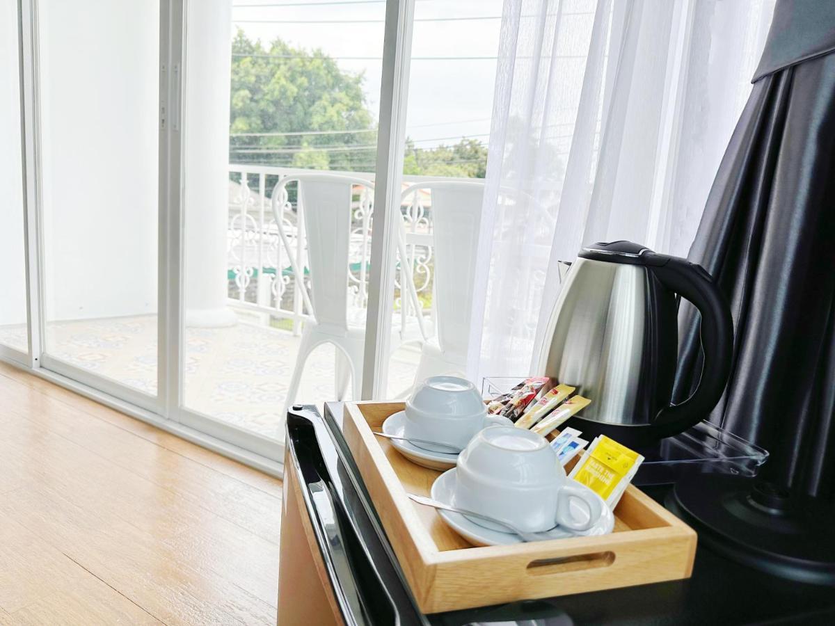 The White House Rachamankha เดอะ ไวท์เฮ้าส์ ราชมรรคา Hostel Chiang Mai Ngoại thất bức ảnh