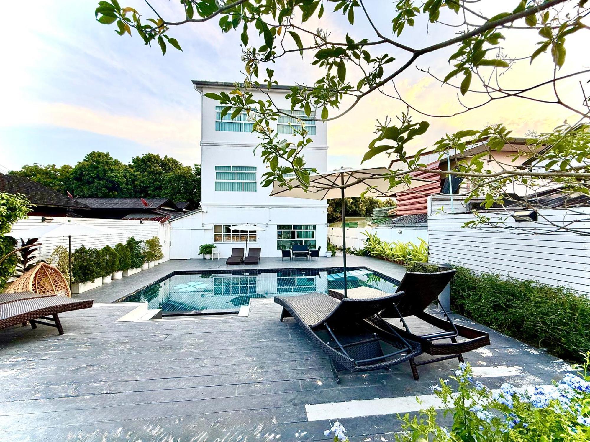 The White House Rachamankha เดอะ ไวท์เฮ้าส์ ราชมรรคา Hostel Chiang Mai Ngoại thất bức ảnh